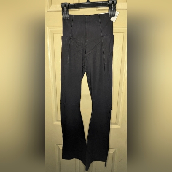 NWT OFFLINE By Aerie • Real Me Xtra Hold Up! Pocket Bootcut Legging • Small - Picture 2 of 8